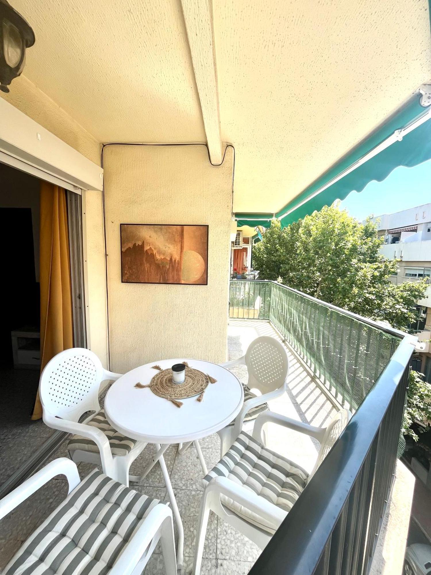 Natalie Calpe Sun 100M To The Beach Center Exterior photo