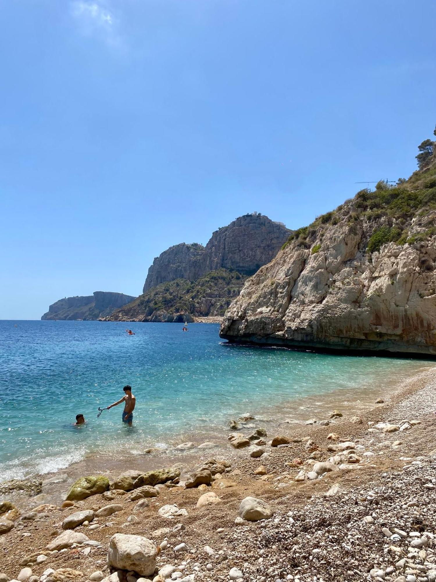 Natalie Calpe Sun 100M To The Beach Center Exterior photo